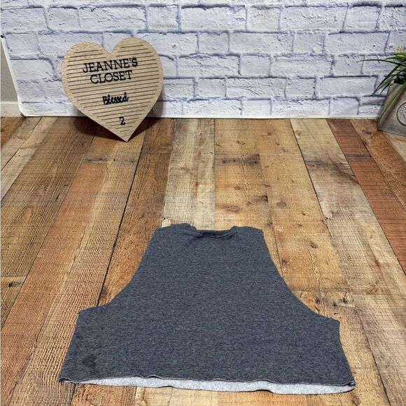 Nike cropped raw cut off top - Picture 9 of 10